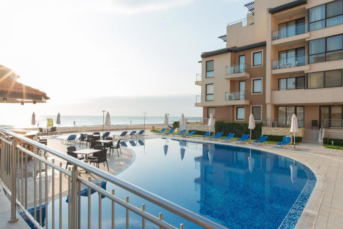 Apartment With A Large Terrace And Direct Access To The Sea Obzor Dış mekan fotoğraf